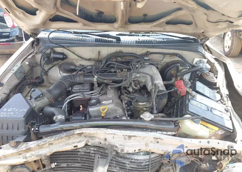 1995 Toyota Tacoma Xtracab from USA, damaged, VIN 4TAUN73C3SZ059278